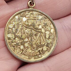 Vtg Sarah Coventry Libra Zodiac Pendant Necklace Gold-Tone 22" Rope Chain Astrol